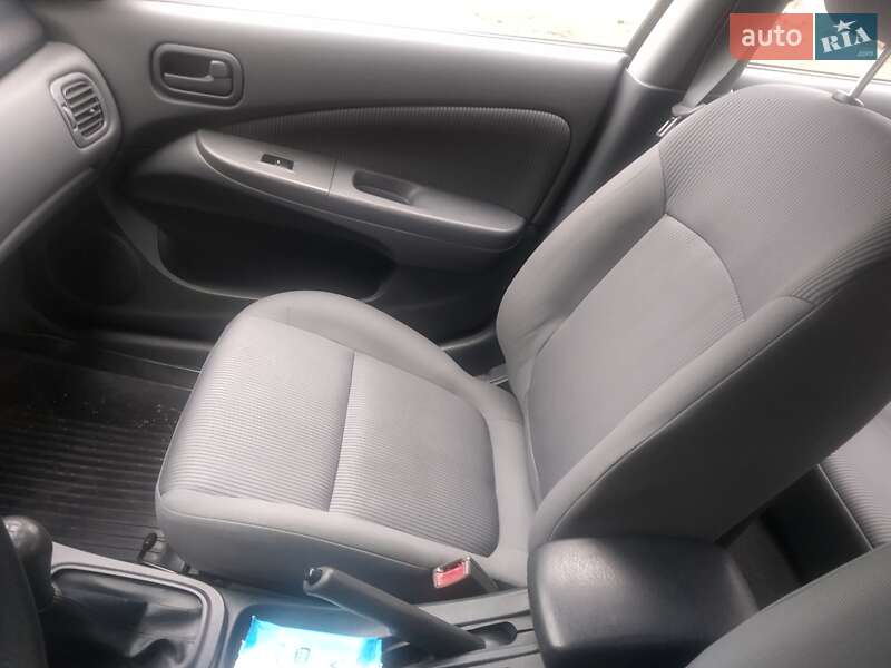 Седан Nissan Almera Classic 2006 в Киеве