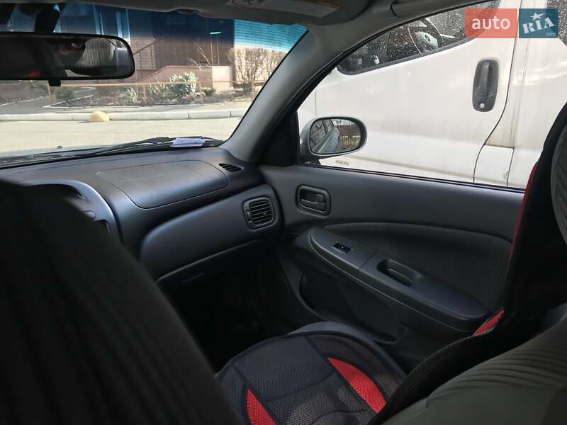 Седан Nissan Almera Classic 2006 в Киеве