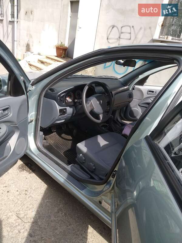 Седан Nissan Almera Classic 2006 в Киеве