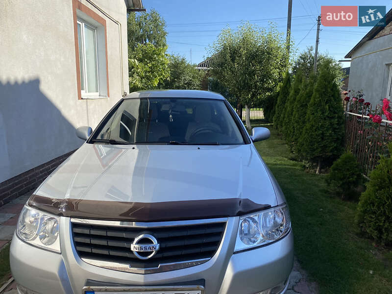 Седан Nissan Almera Classic 2011 в Гусятине