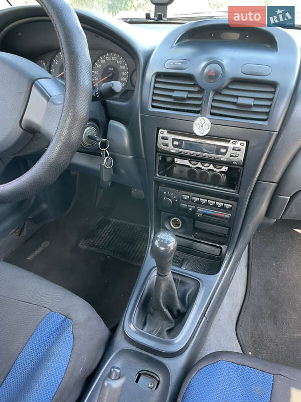 Седан Nissan Almera Classic 2006 в Києві