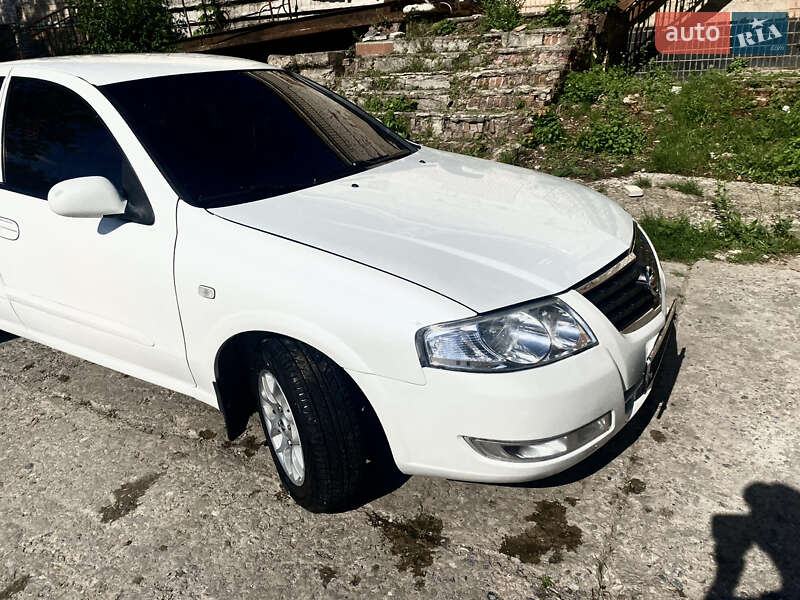 Седан Nissan Almera Classic 2008 в Ананьеве