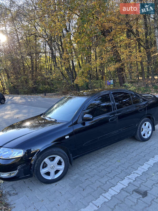 Седан Nissan Almera Classic 2006 в Львове