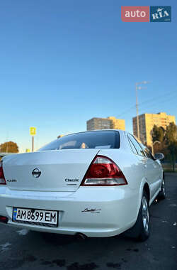 Седан Nissan Almera Classic 2012 в Киеве