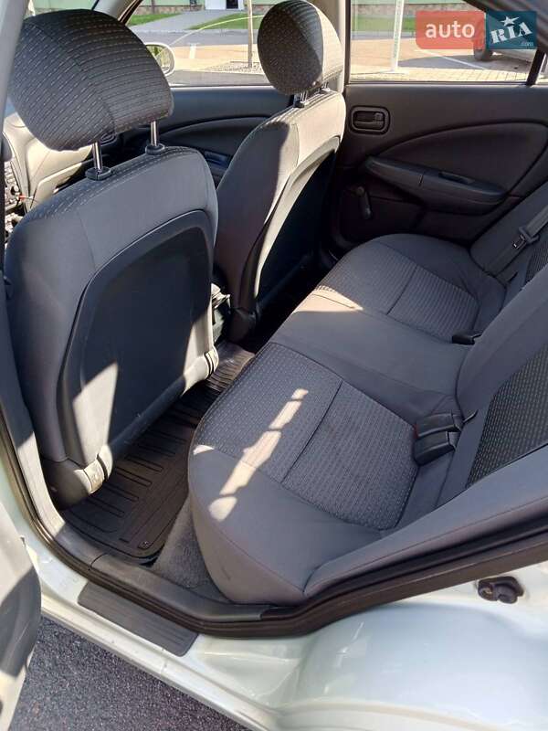 Седан Nissan Almera Classic 2007 в Львове фото 20 Седан Nissan Almera Classic 2007 в Львове