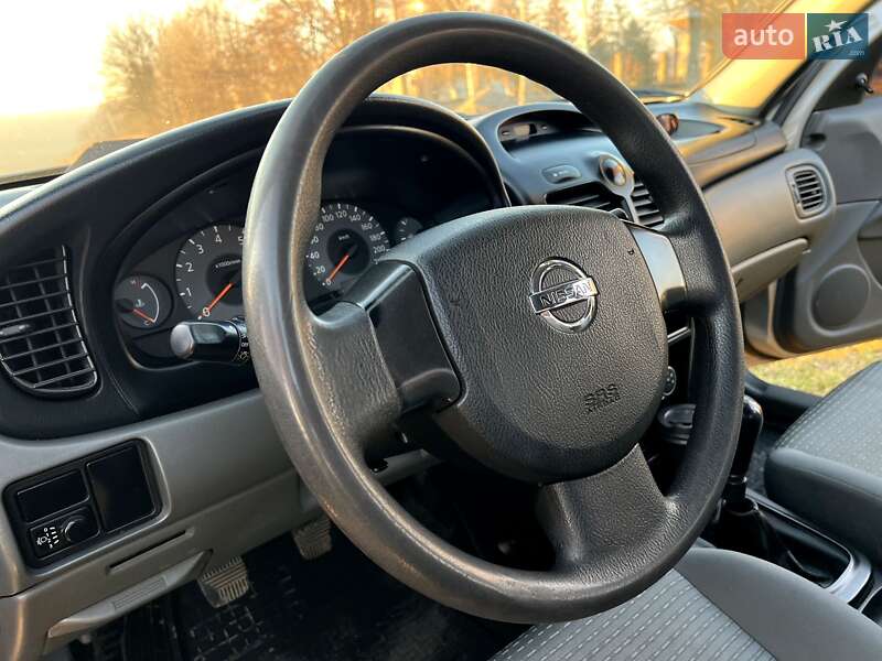 Седан Nissan Almera Classic 2010 в Черновцах