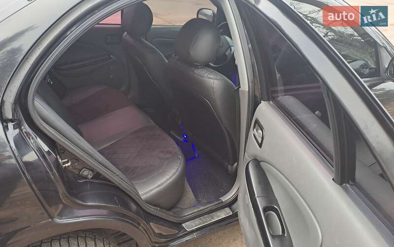 Седан Nissan Almera Classic 2012 в Житомире