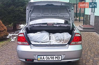 Седан Nissan Almera Classic 2011 в Львове