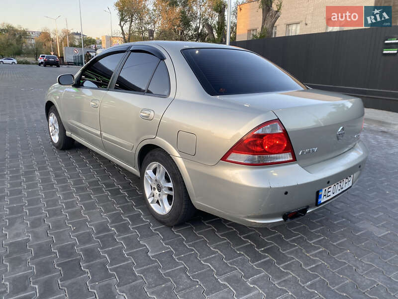 Седан Nissan Almera Classic 2006 в Дніпрі