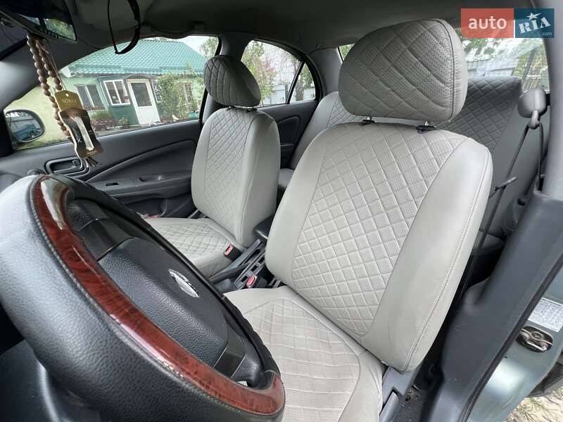 Седан Nissan Almera Classic 2006 в Липовой Долине