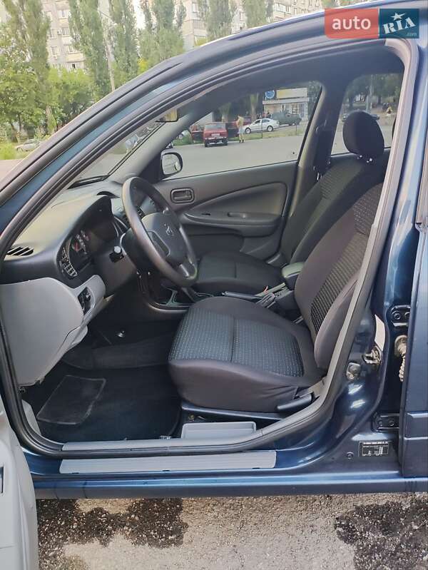 Седан Nissan Almera Classic 2008 в Запорожье