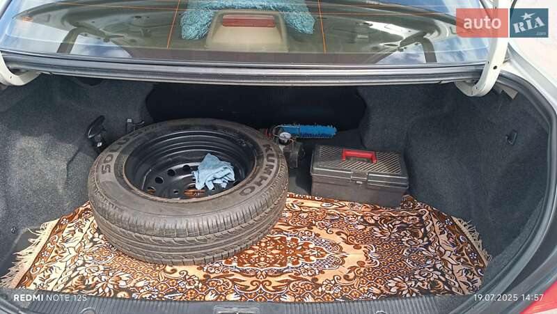 Седан Nissan Almera Classic 2008 в Золотоноше