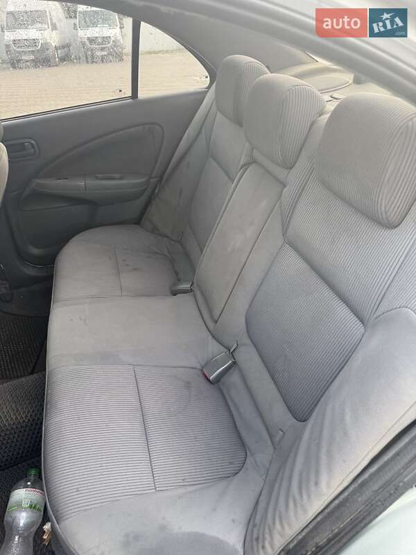 Седан Nissan Almera Classic 2007 в Черновцах