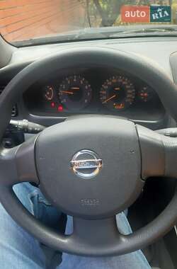 Седан Nissan Almera Classic 2010 в 