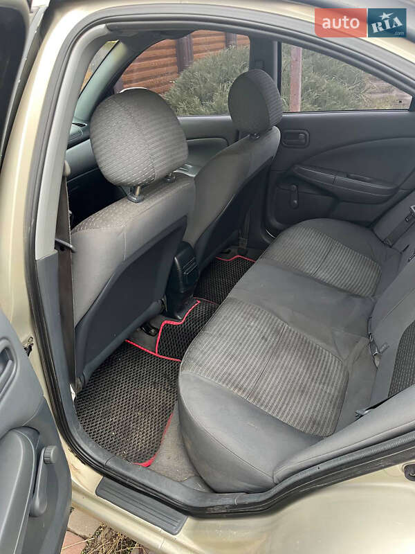 Седан Nissan Almera Classic 2006 в Сумах