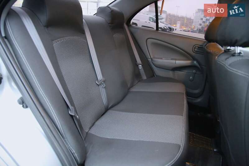 Седан Nissan Almera Classic 2008 в Харькове