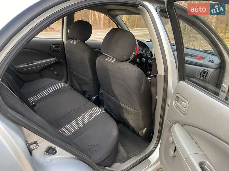 Седан Nissan Almera Classic 2011 в Киеве