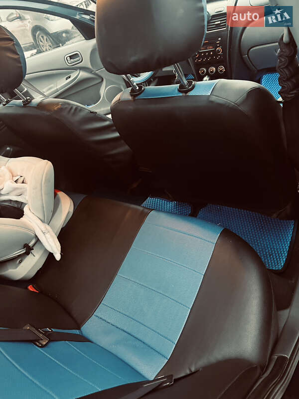 Седан Nissan Almera Classic 2008 в Ивано-Франковске