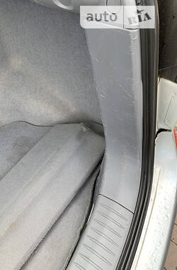 Хэтчбек Nissan Almera Tino 2004 в 