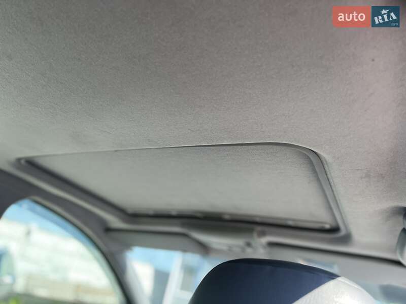 Мінівен Nissan Almera Tino 2003 в Володимирі фото 9 Мінівен Nissan Almera Tino 2003 в Володимирі