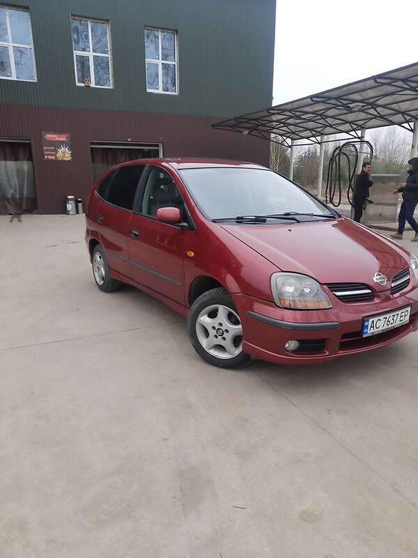 Мінівен Nissan Almera Tino 2001 в Славуті