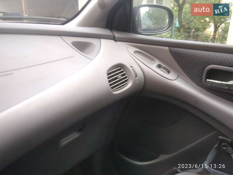 Минивэн Nissan Almera Tino 2005 в Львове