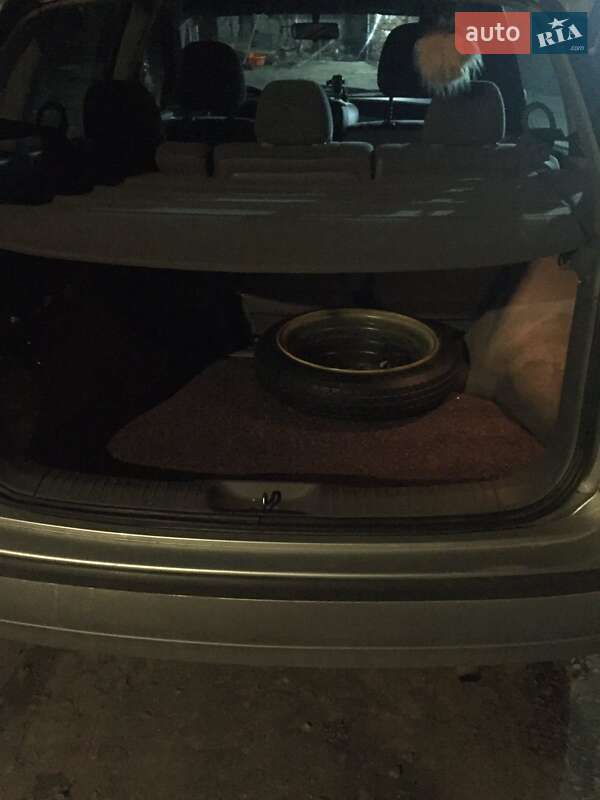 Мінівен Nissan Almera Tino 2005 в Львові