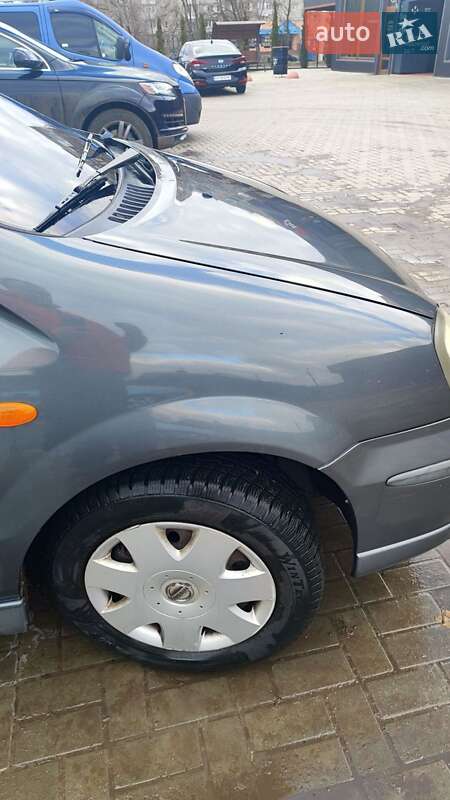 Минивэн Nissan Almera Tino 2005 в Лозовой