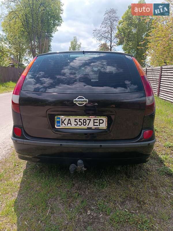 Минивэн Nissan Almera Tino 2002 в Семеновке