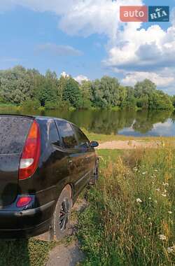 Минивэн Nissan Almera Tino 2002 в 