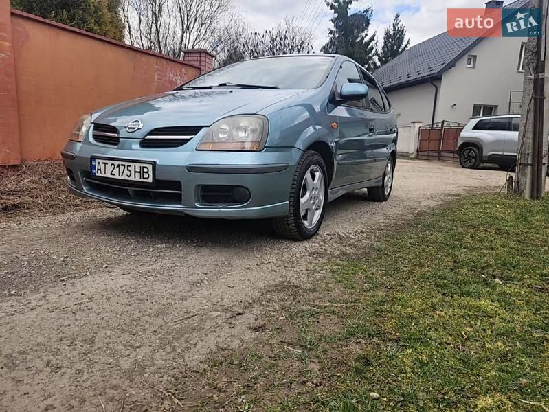 Nissan Almera Tino 2001