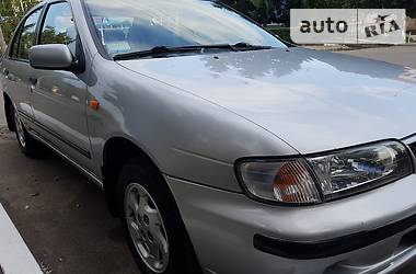 Седан Nissan Almera 1998 в Луцке