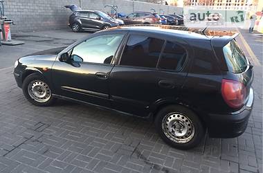 Хэтчбек Nissan Almera 2001 в Киеве