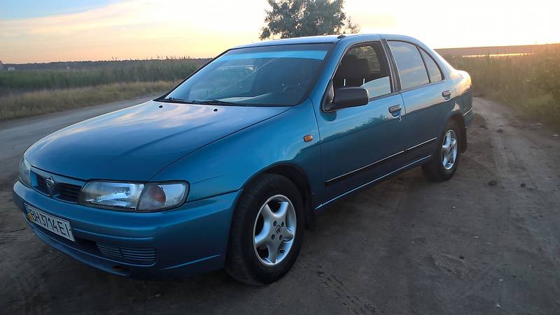 Nissan almera 1996