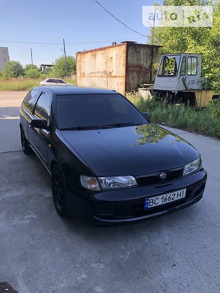 Купе Nissan Almera 1996 в Львові