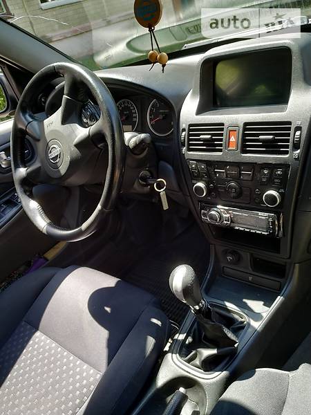 Хэтчбек Nissan Almera 2005 в Радомышле