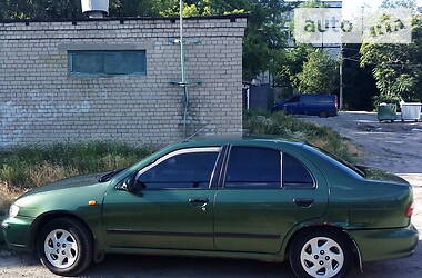 Седан Nissan Almera 2000 в Днепре