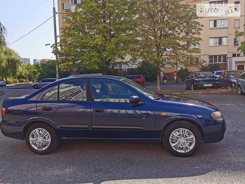 Седан Nissan Almera 2005 в Киеве