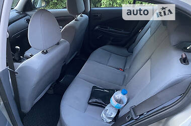 Хэтчбек Nissan Almera 2006 в 