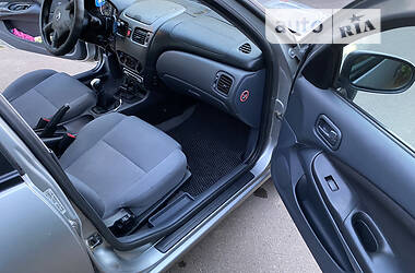 Хэтчбек Nissan Almera 2006 в 