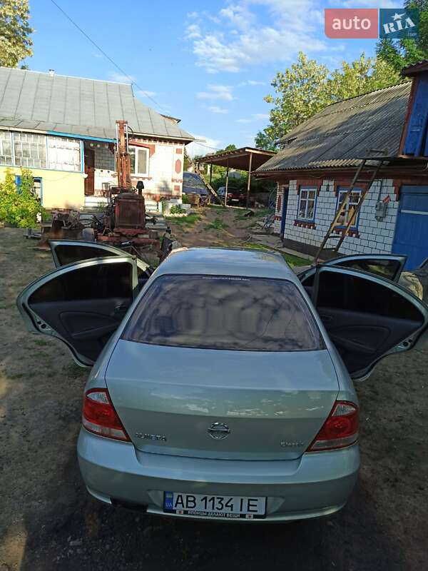 Седан Nissan Almera 2010 в Гайсину