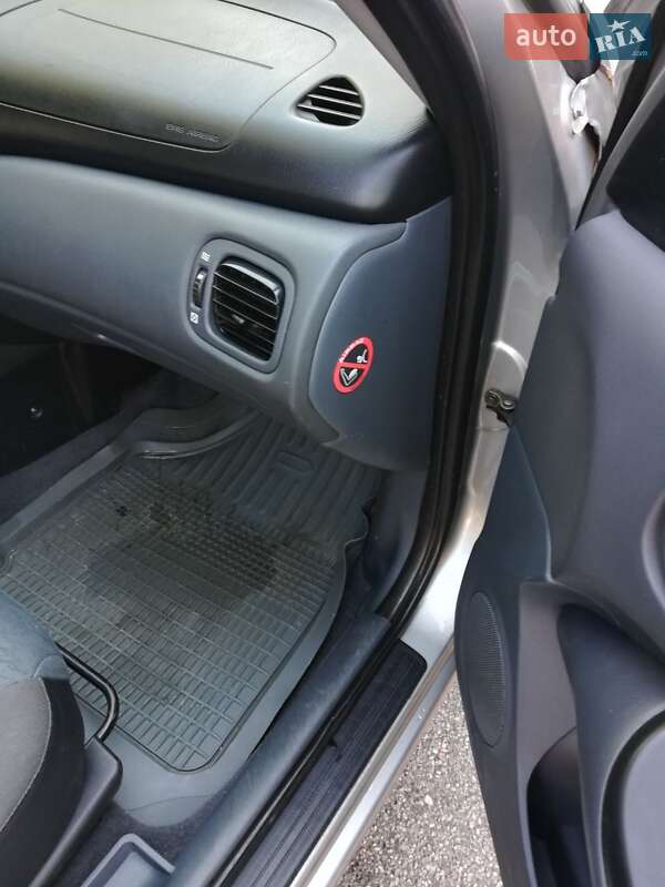 Седан Nissan Almera 2004 в Дніпрі