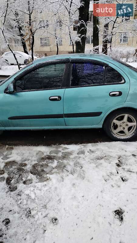 Седан Nissan Almera 2002 в Львові