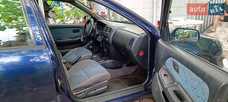 Седан Nissan Almera 1997 в Чорноморську