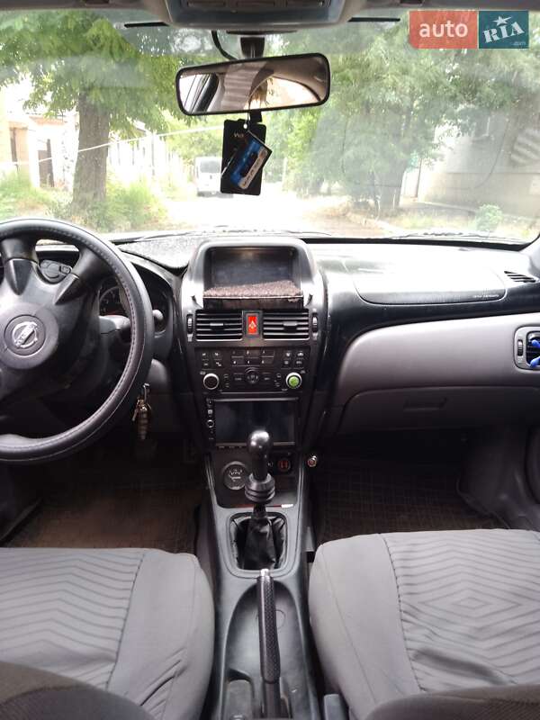 Седан Nissan Almera 2003 в Білгороді-Дністровському