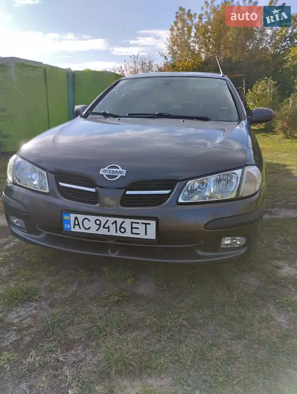 Nissan Almera 2000