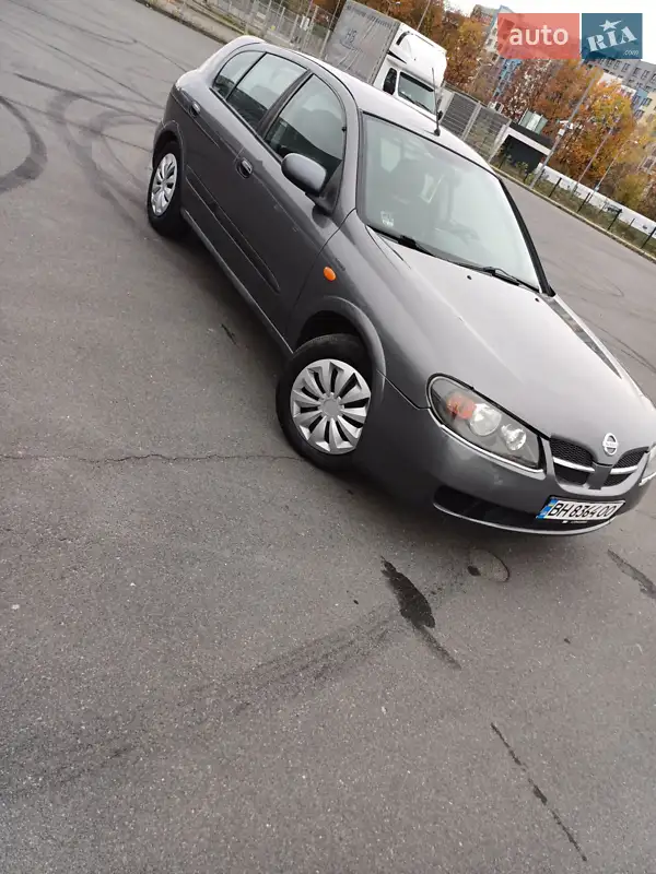 Nissan Almera 2002