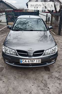 Хетчбек Nissan Almera 2002 в Черкасах