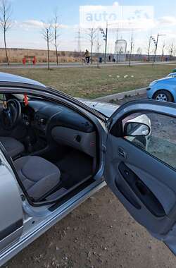 Хетчбек Nissan Almera 2002 в Ірпені