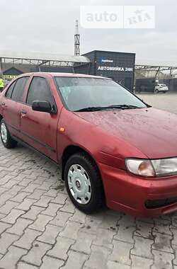 Седан Nissan Almera 1996 в Звягелі